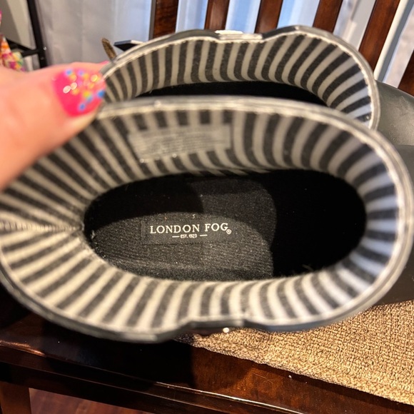 London Fog Black Ankle Boots - Picture 7 of 11